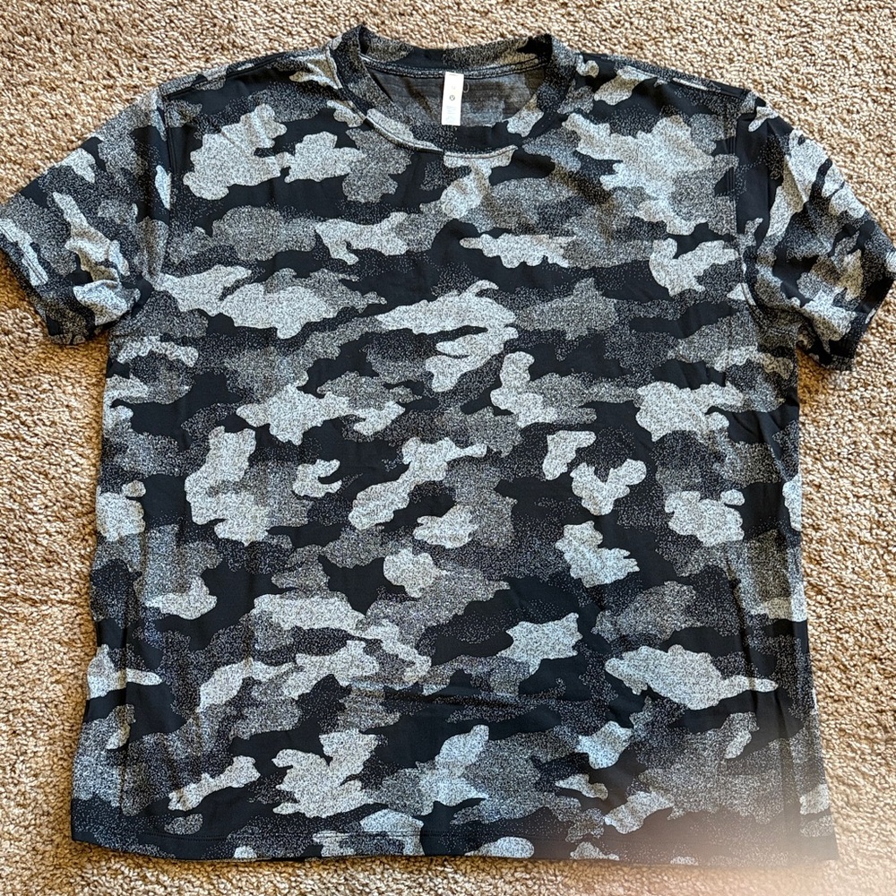 Lululemon Womans Camouflage Top
